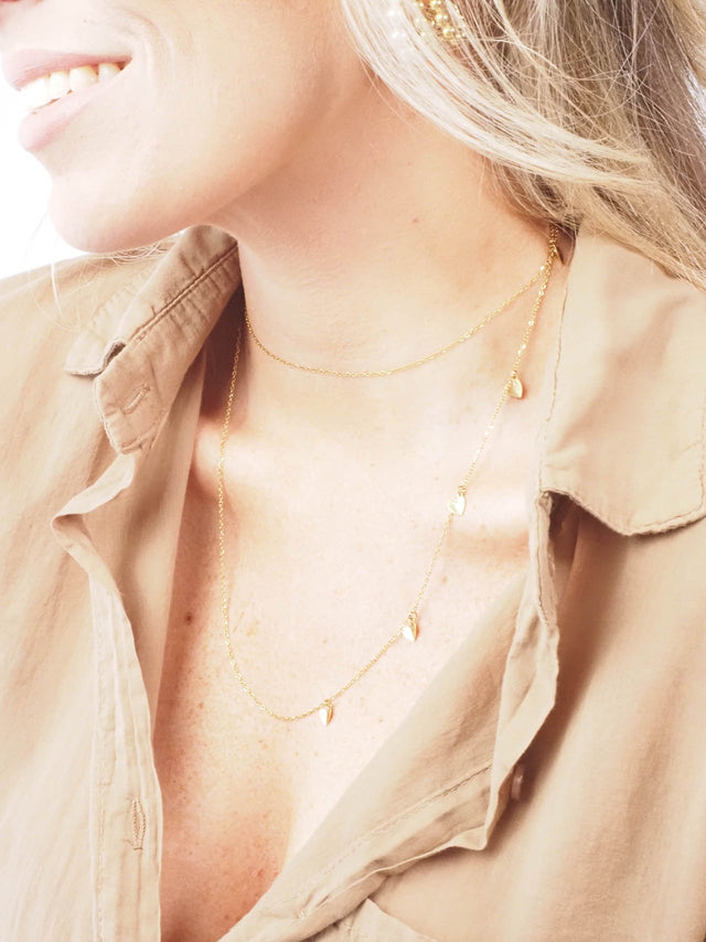 LONG NECKLACE WITH HEARTS