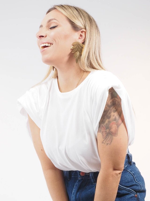 T-SHIRT AUX ÉPAULES