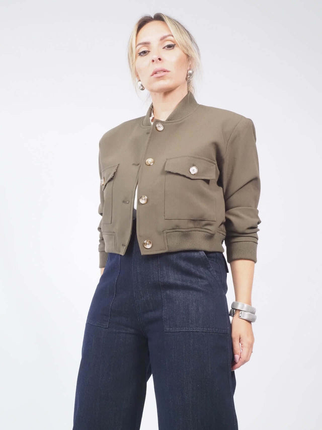 Blusão: a peça perfeita para compor looks modernos e confortáveis