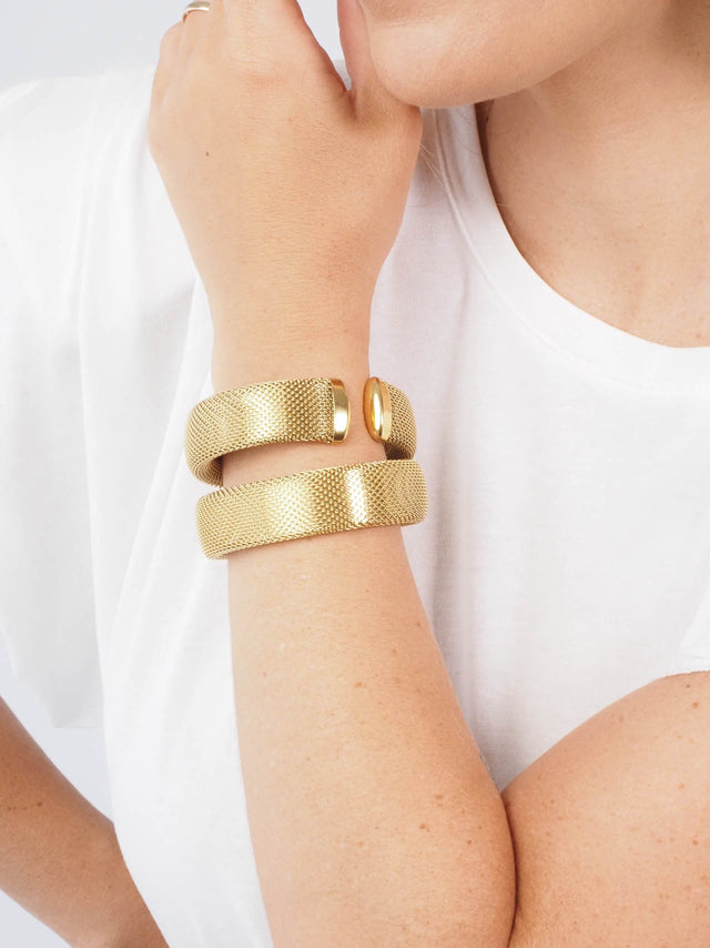 Pulseiras e braceletes: como escolher o modelo perfeito para o seu estilo