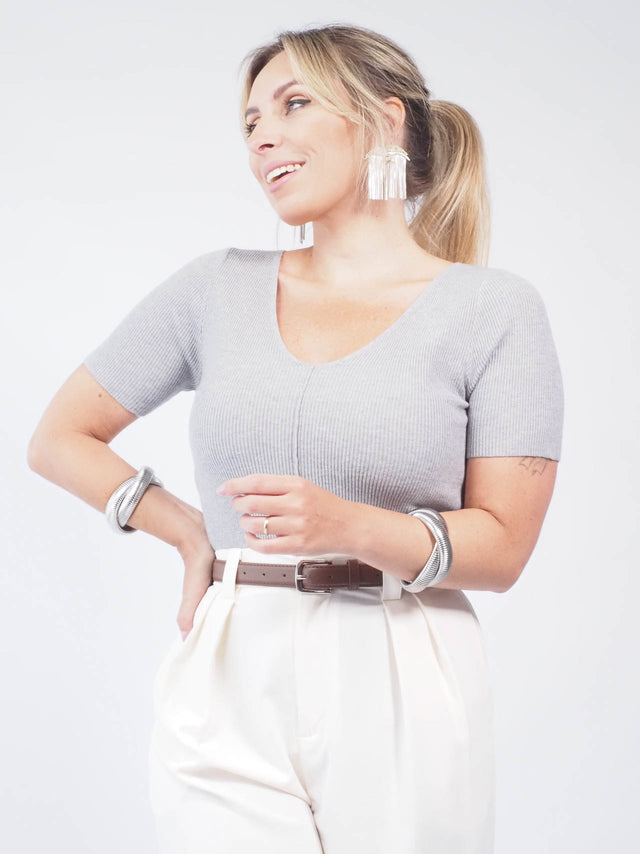 T-shirts mulher são peças essenciais no guarda-roupa feminino