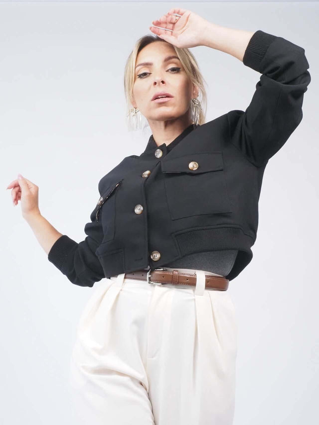 Blusão feminino: a peça-chave para um visual moderno e sofisticado