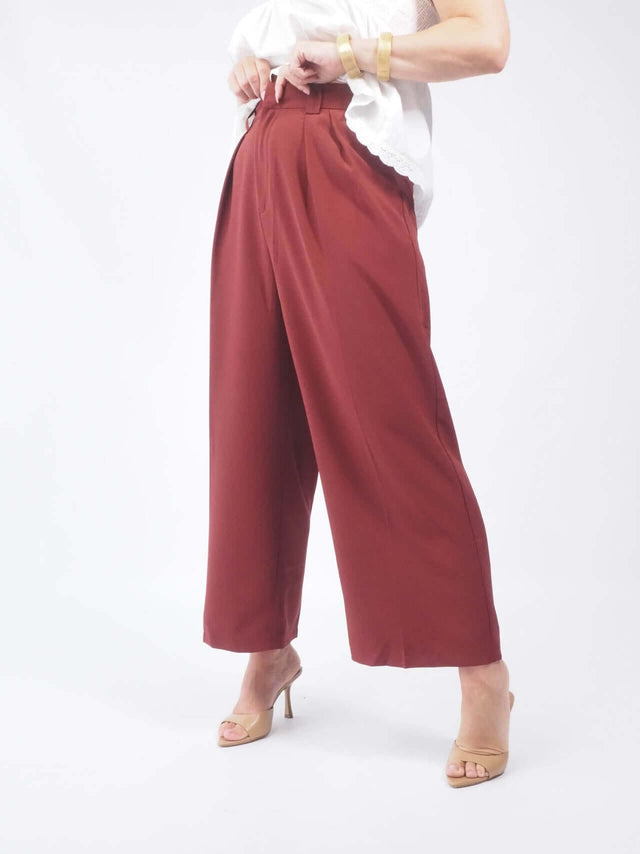 Calças de tecido fluídas: conforto e estilo para mulheres que amam moda