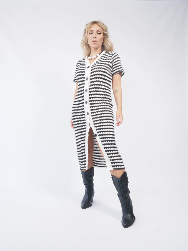 ROBE MIDI EN MAILLE AVEC BOUTONS