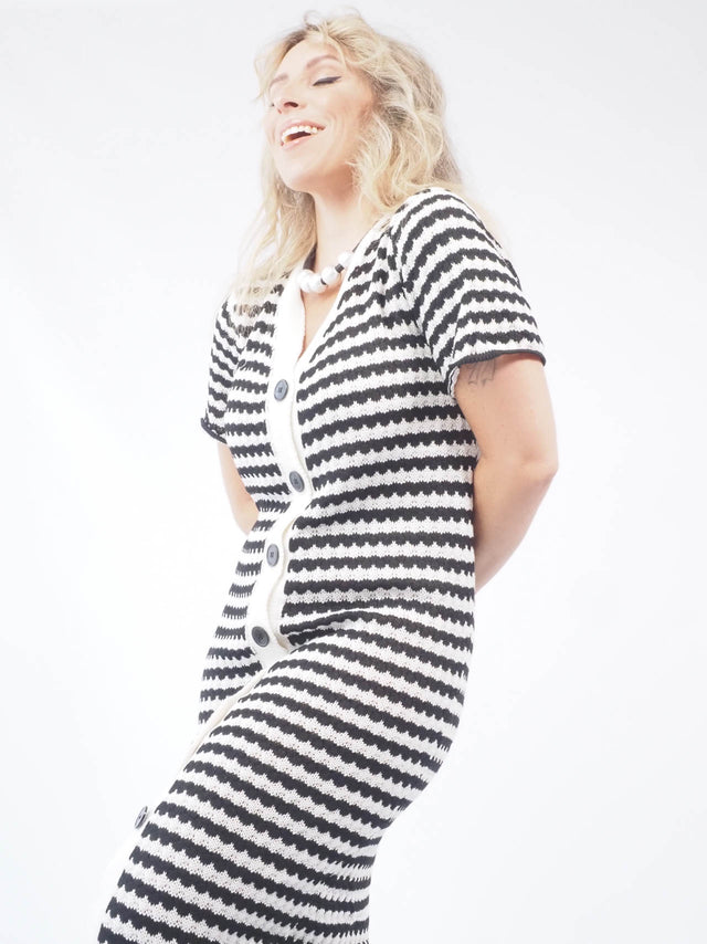 ROBE MIDI EN MAILLE AVEC BOUTONS