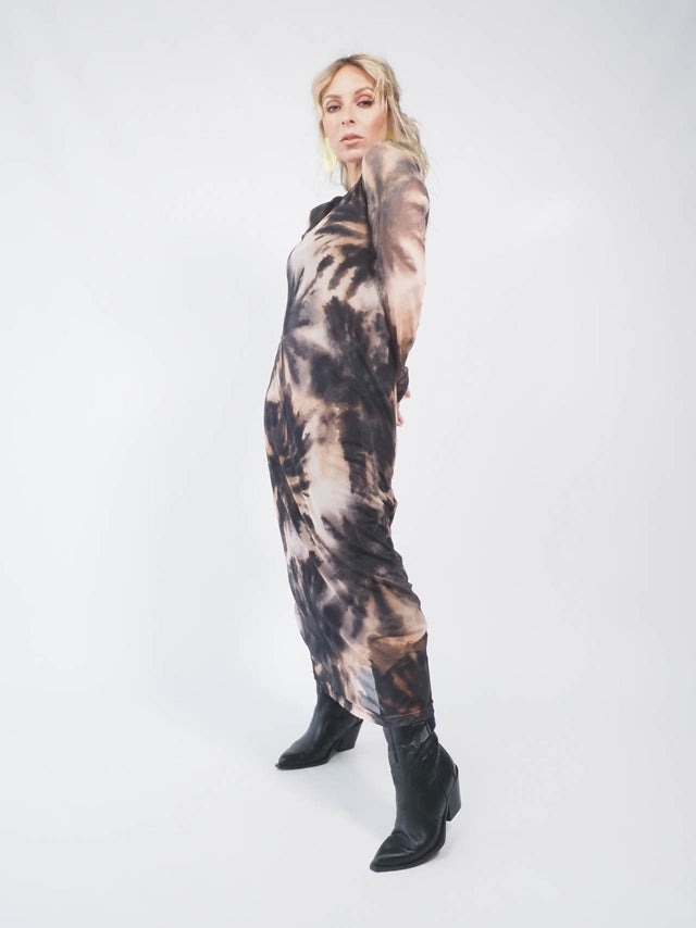 Vista-se com elegância e conforto com nosso vestido midi estampado