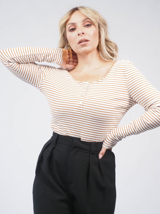 Descubra a versatilidade da camisola de malha para compor o seu look