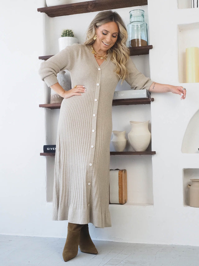 Robe en tricot avec boutons