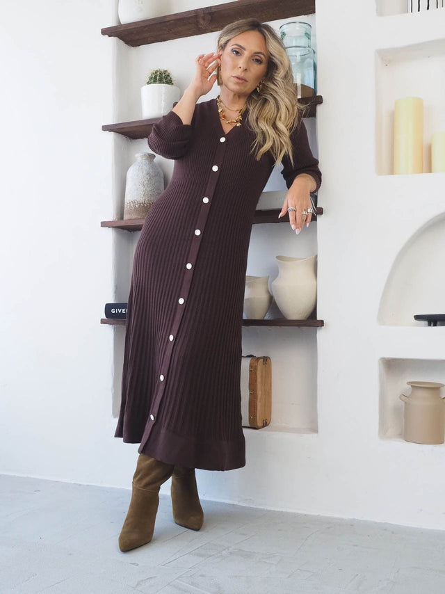 Robe en tricot avec boutons