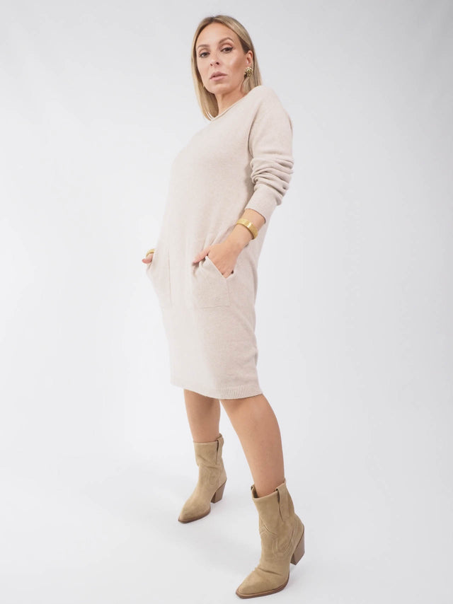ROBE EN MAILLE AVEC POCHES