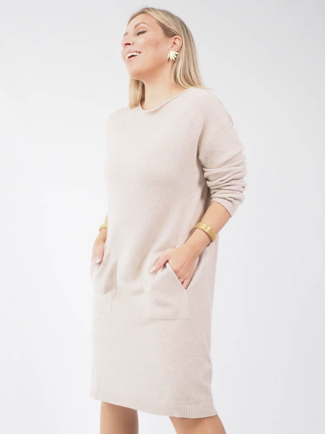 ROBE EN MAILLE AVEC POCHES