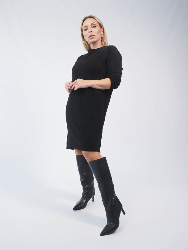 ROBE EN MAILLE AVEC POCHES