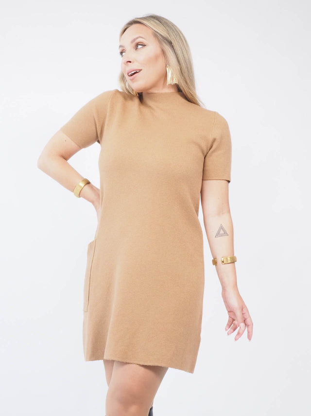 SHORT KNITTED DRESS