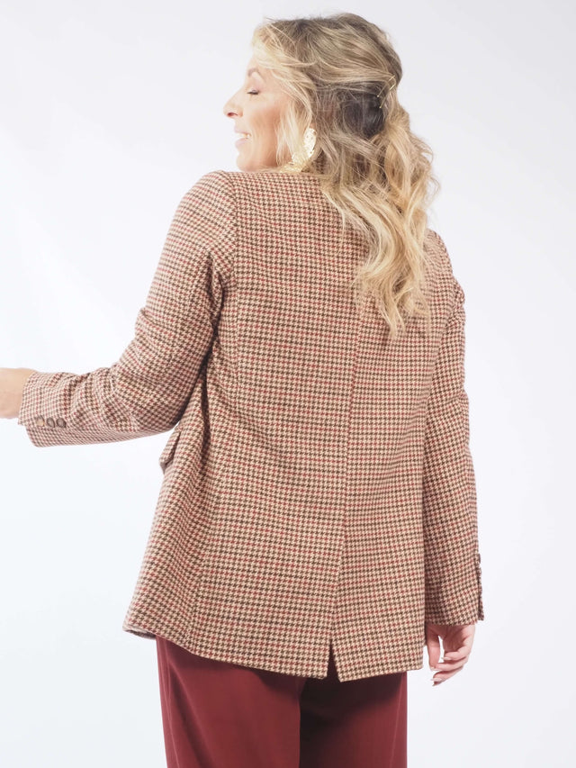 Blazer Fazenda: Peça essencial para um look profissional e moderno
