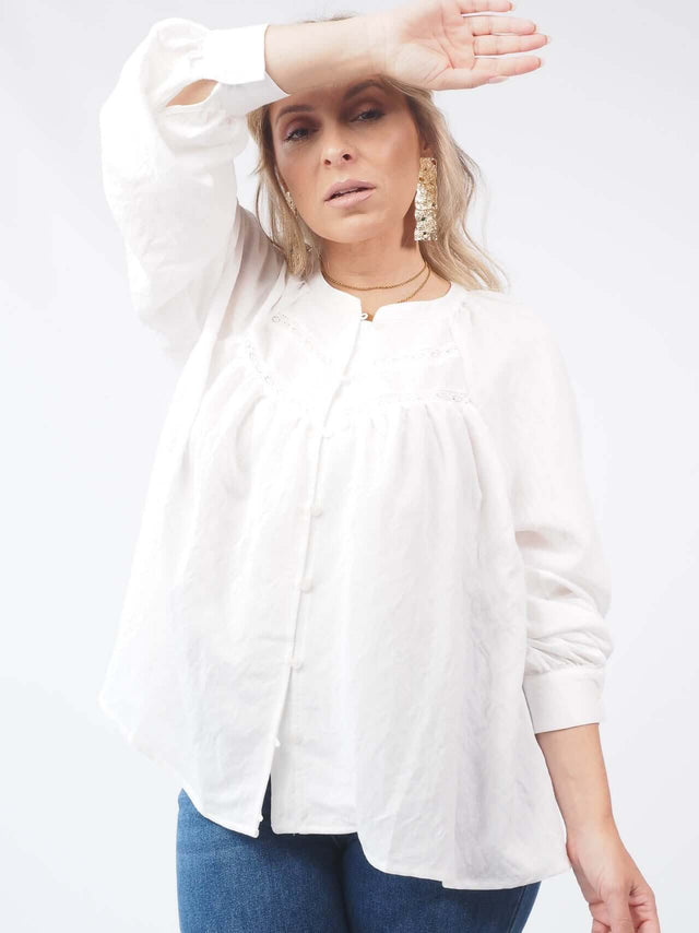 Blusa branca bordada: um toque de charme e modernidade