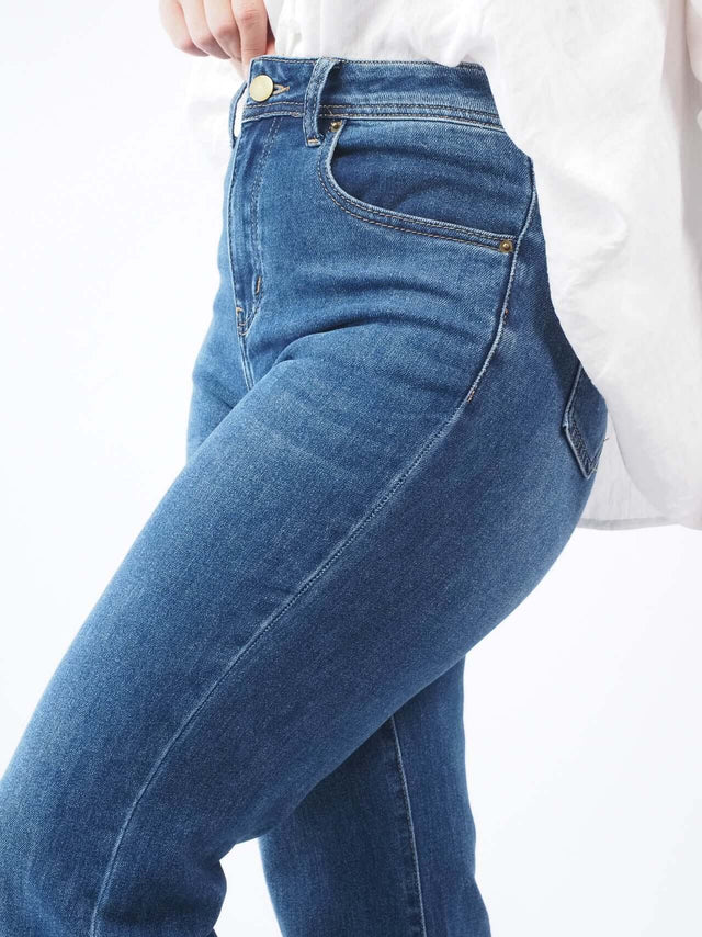Calças de Ganga Flare Fit: A Escolha Perfeita para um Look Moderno