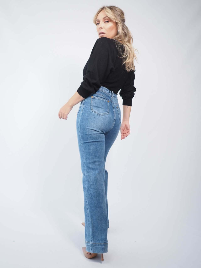 Encontre o ajuste perfeito com as calças de ganga wide leg: conforto e estilo em todas as ocasiões