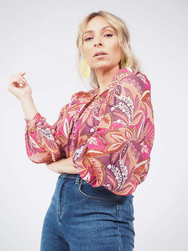 Blusa estampada: Estilo e elegância em uma única peça