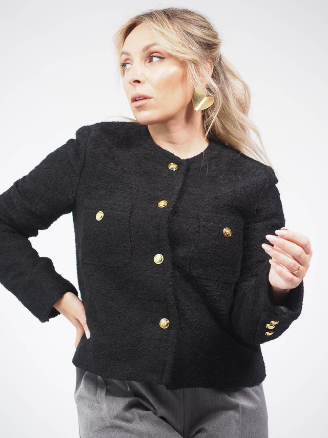 Casaco Crooped Black Peach: A Peça Perfeita para Arrasar no Inverno