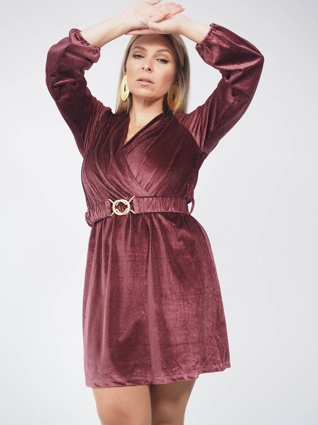 VESTIDO CURTO EM VELUDO