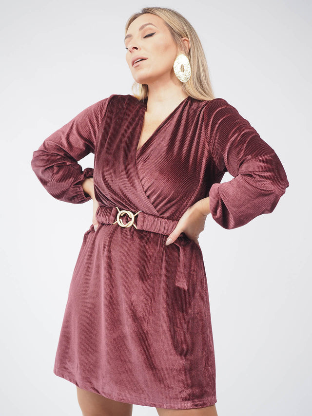 VESTIDO CURTO EM VELUDO