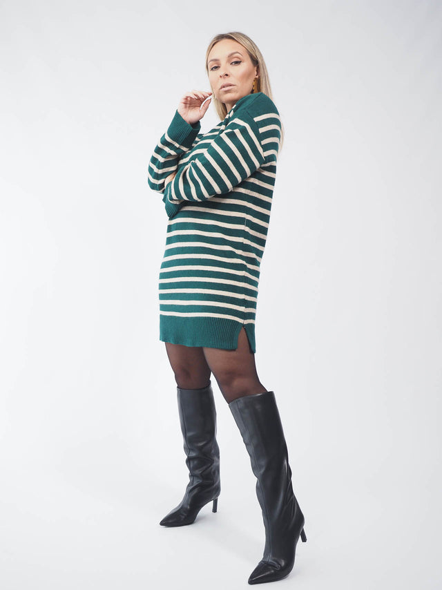 VESTIDO DE MALHA CURTO ÀS RISCAS