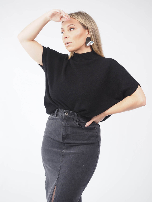 Renove o seu Guarda-Roupa com a Camisola de Malha Manga Curta