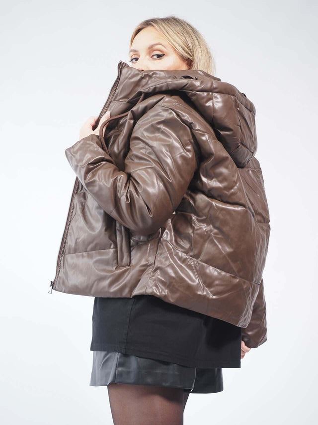 Blusão acolchoado Black Peach: A escolha ideal para looks modernos e confortáveis