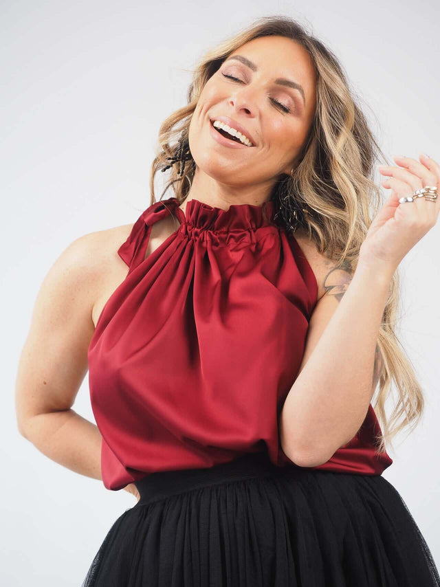 Top Halter Em Cetim Com Laço