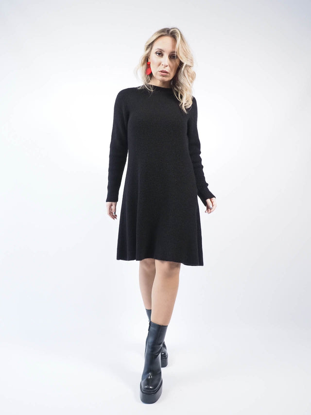 SHORT KNITTED DRESS