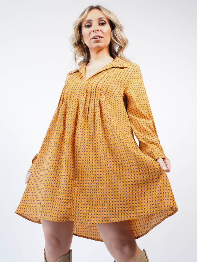Vestido de tecido fino rodado.