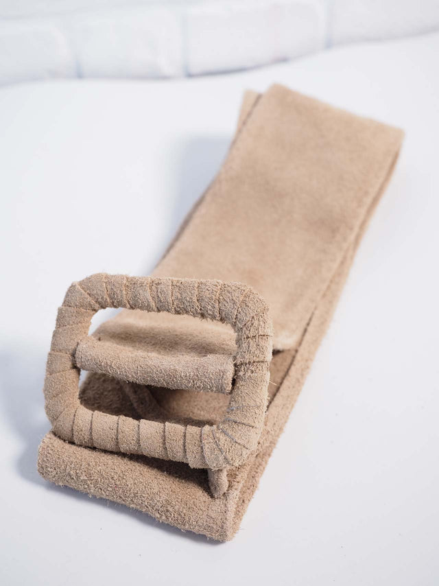 Acessórios: CINTO EM CAMURÇA Color: taupe, azulão, verdeforte, verde, camel, bege Size: TU | Outono / Inverno 2022
