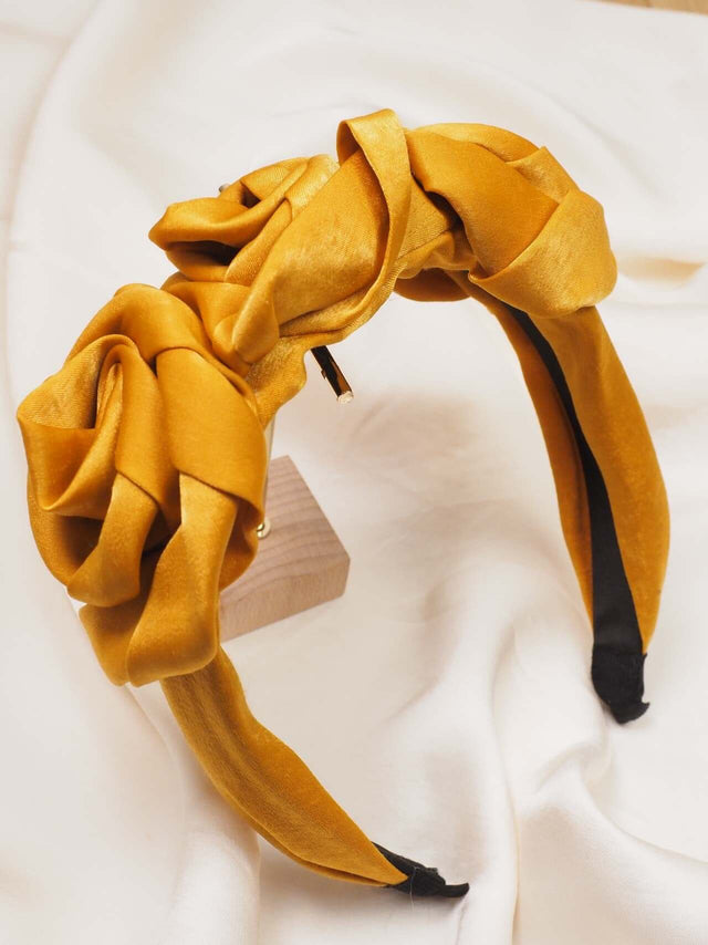Bandolete: Bandolete em Cetim com Flores em Relevo - Black Peach® Color: cinza, mostarda Size: TU | Outono / Inverno 2022