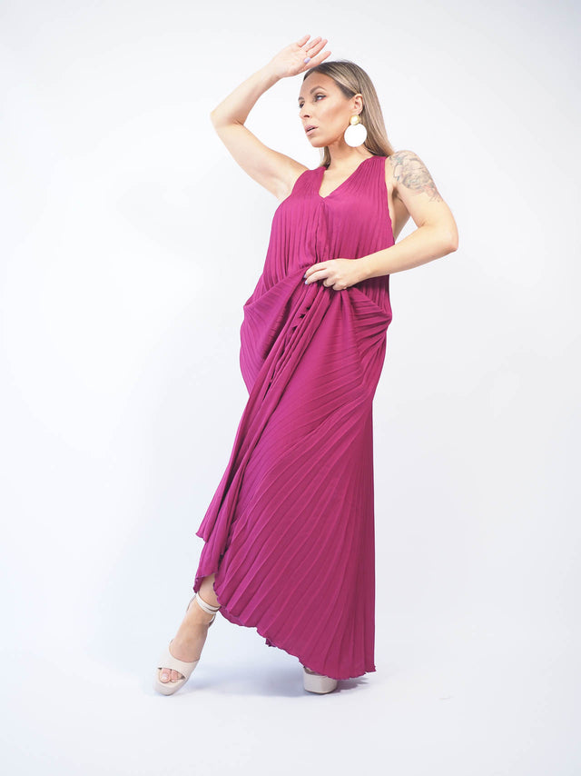 Vestido de cerimónia comprido.