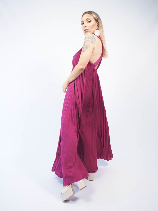 Vestido de cerimónia plissado.