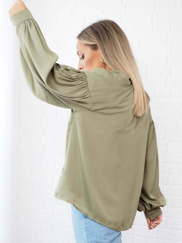 Camisas: Blusa para Senhora - Black Peach® Color: bege, kaki, verde Size: S, M, L | Outono / Inverno 2022