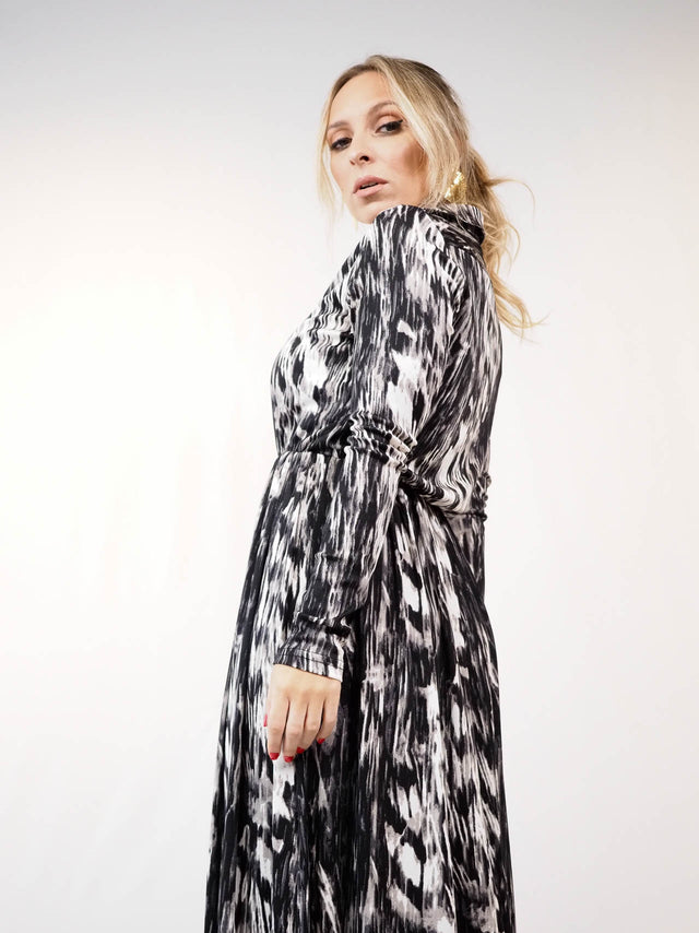 Vestidos: Vestido Midi Estampado Para Mulher - Black Peach® Color: preto Size: S, M, L | Outono / Inverno 2022