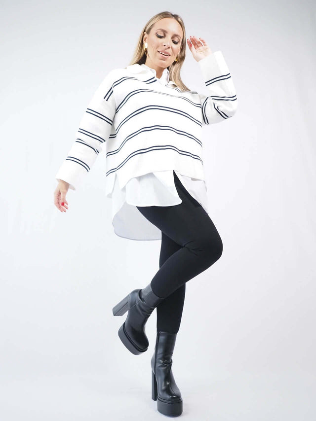 calças leggings push-up de cor preta para mulher, confortáveis, combinadas com malhas largas e camiseiros.