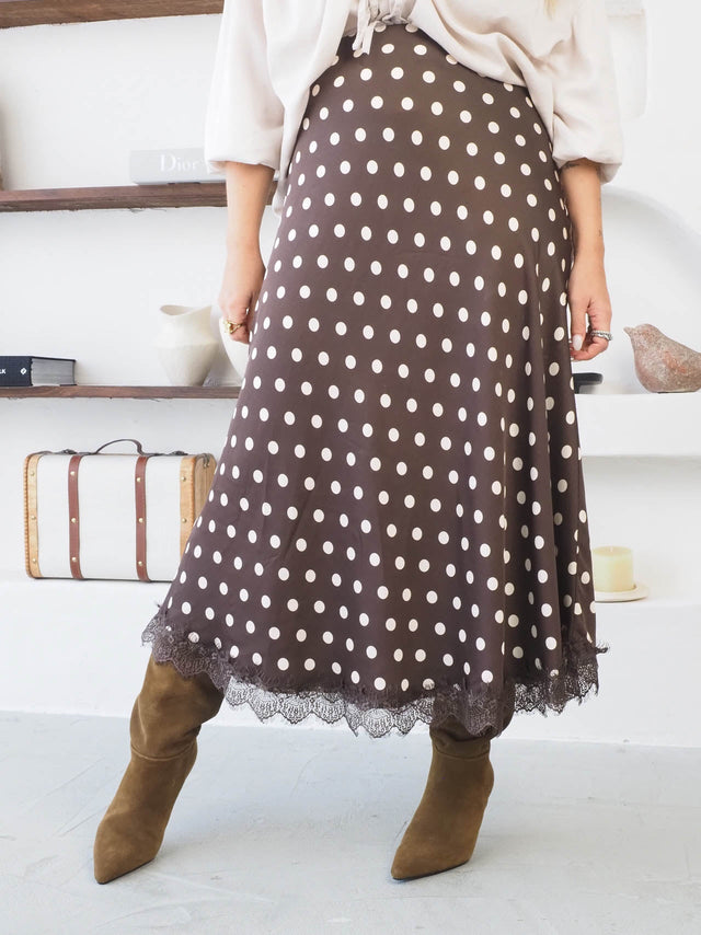 Descobre as novas saias e calções perfeitos para atualizar o teu estilo com peças elegantes e confortáveis. Fica na moda e sente-te sempre confiante.