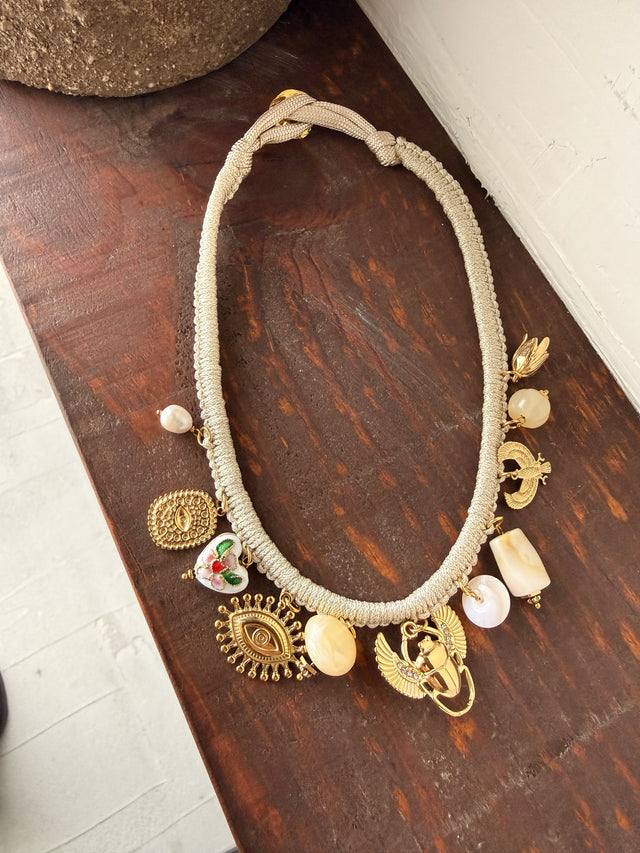 Colar Corda Com Pendentes