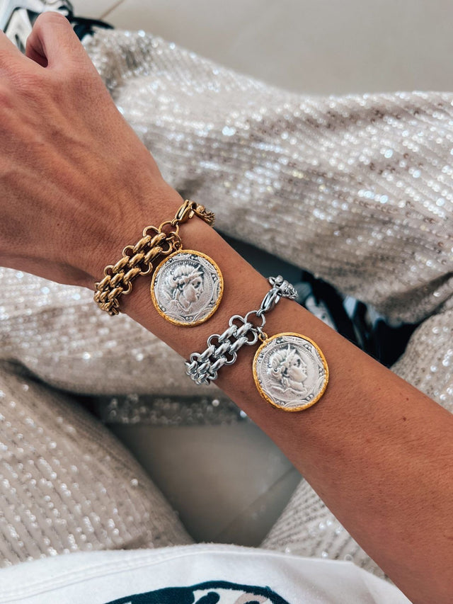 Pulseira Grossa com Medalha Banhada a Prata e Ouro