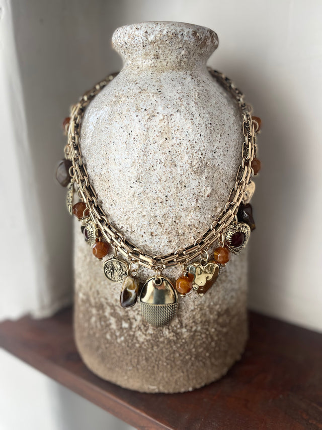 Colar com Pedras e Pendentes