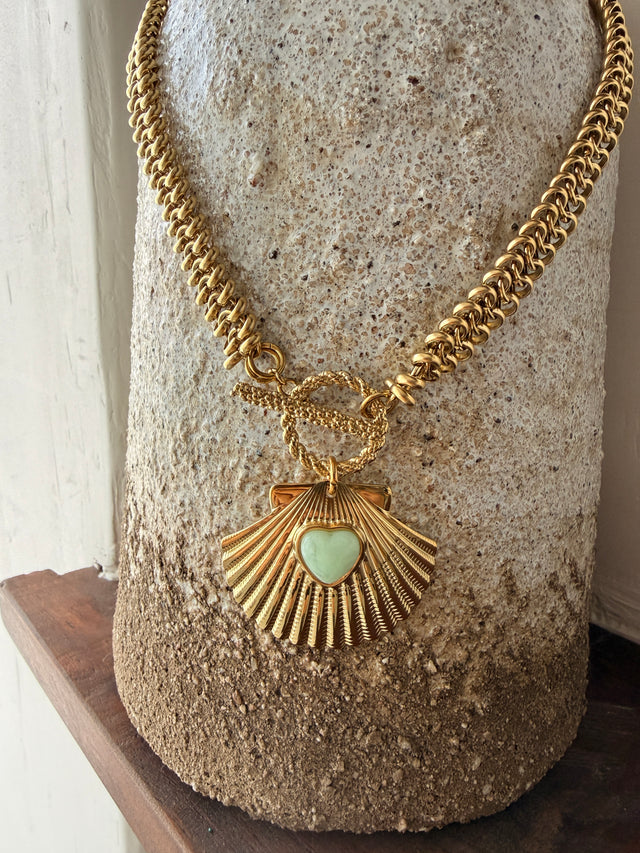 Thick Necklace with Shell