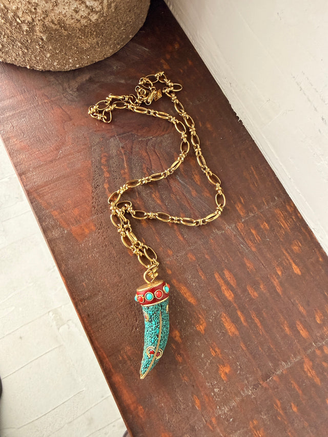 Colar Comprido Com Corno