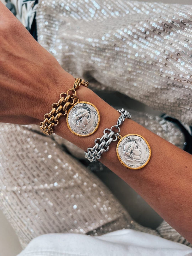 Pulseira Grossa com Medalha Banhada a Prata e Ouro