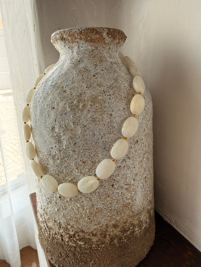 Gluing Stones in Resin