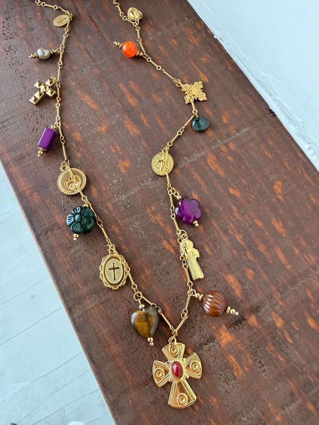 Colar Com Pendentes em Aço Inoxidável com vários pendentes coloridos