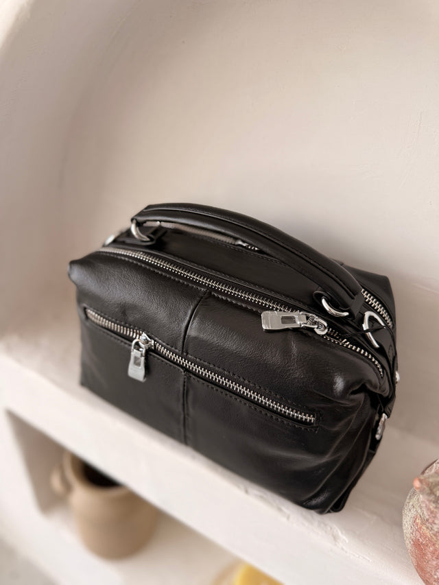 City Leather Suitcase