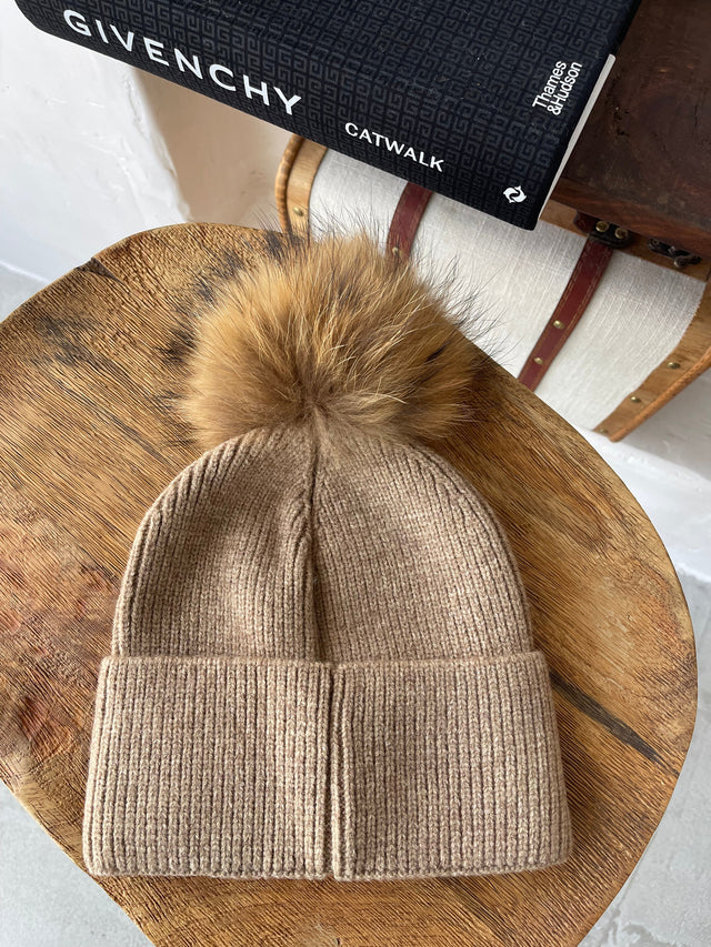 Gorro de Malha Com Pompom