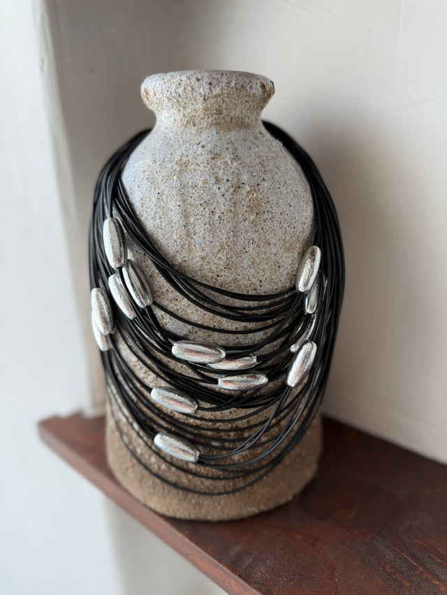 Colar de Fio de Cordão com Metal